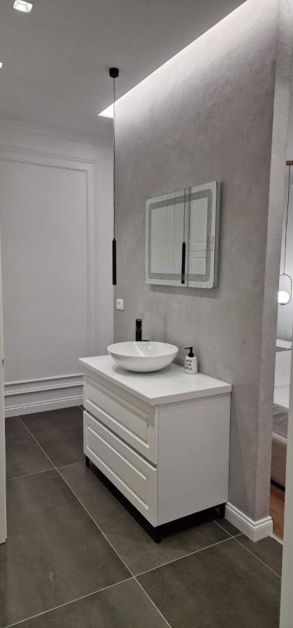 Heart Of Tirana Apartment Экстерьер фото