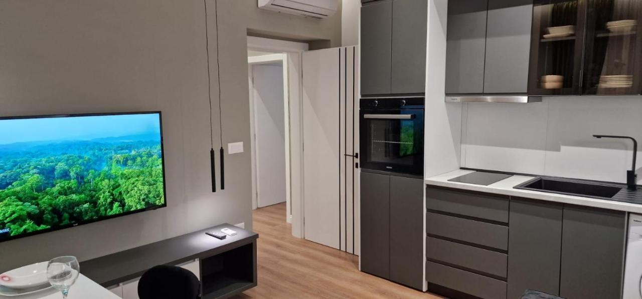 Heart Of Tirana Apartment Экстерьер фото